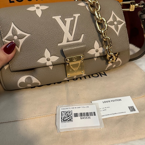 (SOLD)LOUIS VUITTON FAVORITE NEW - Picture 7 of 11
